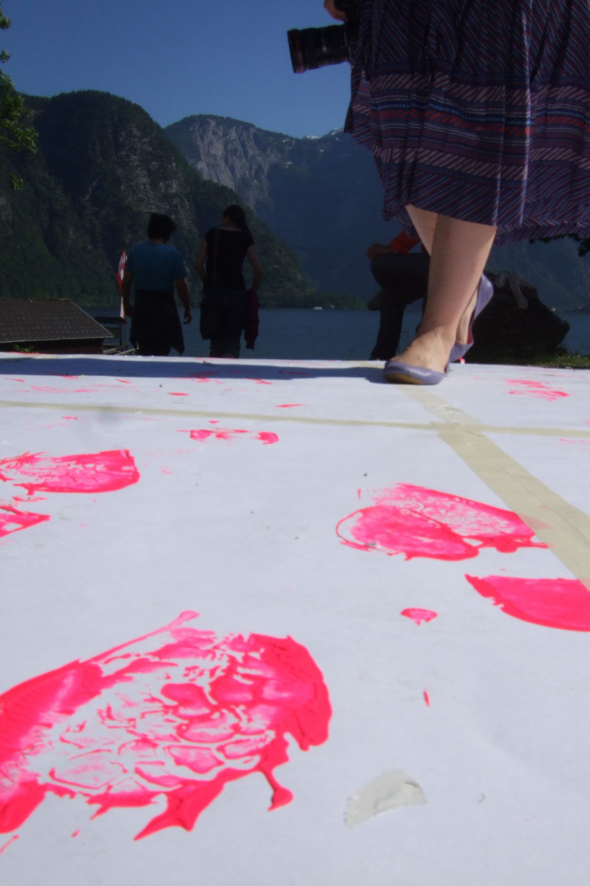 Pink Prints – first steps. Happening, 2010. Bad Ischl (AT). Photo: Assocreation.
